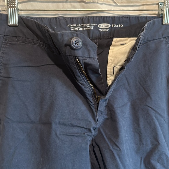 Old navy pants - Picture 2 of 3